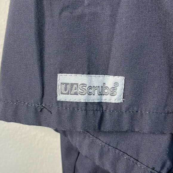 UA Scrubs  Medium Gray V-Neck - Picture 4 of 4
